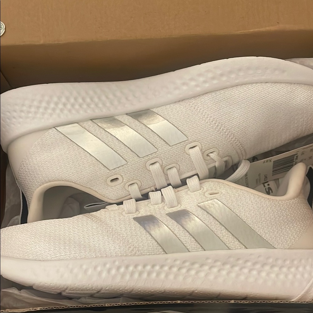 Brand new adidas sneakers never worn just don’t fit